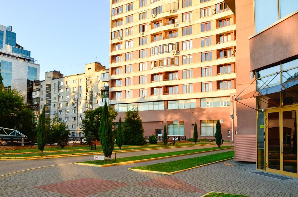 Diplomat Aparthotel Kiew Exterior foto
