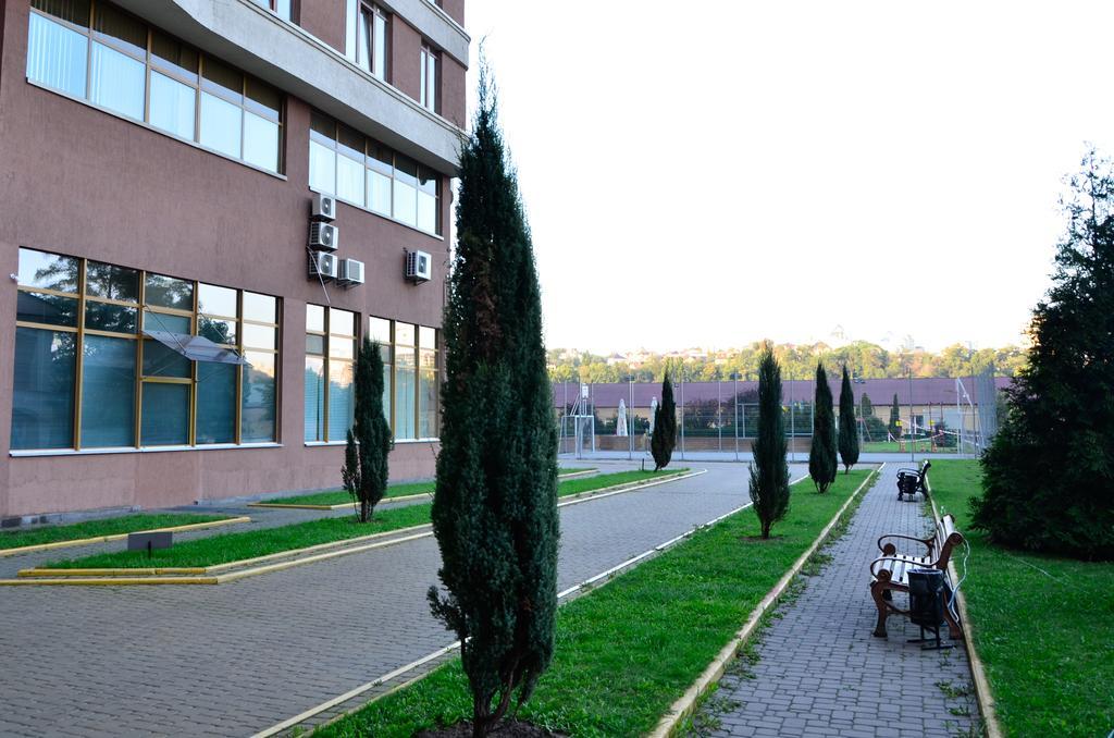 Diplomat Aparthotel Kiew Exterior foto