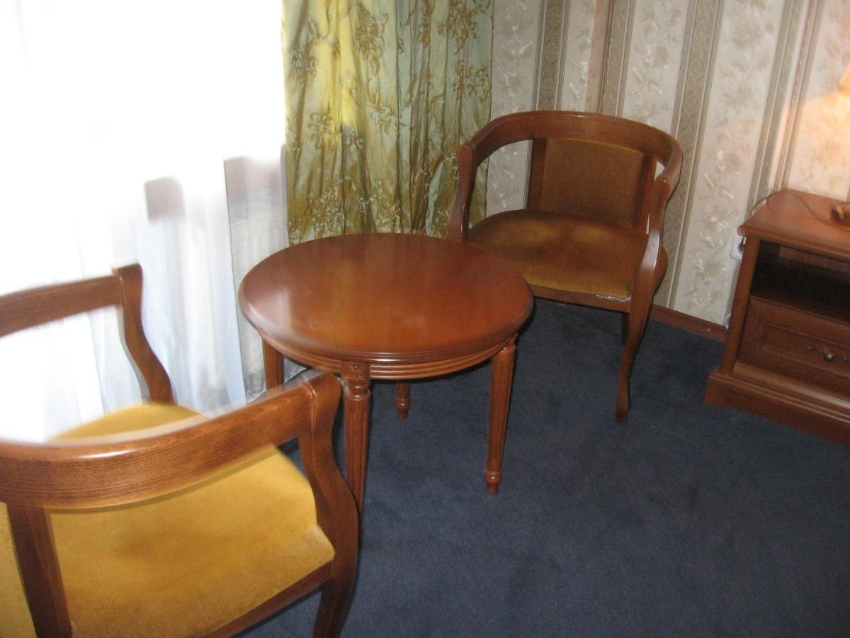 Diplomat Aparthotel Kiew Zimmer foto