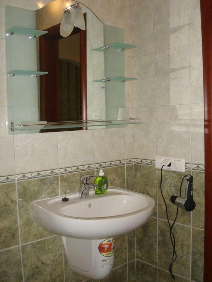 Diplomat Aparthotel Kiew Zimmer foto